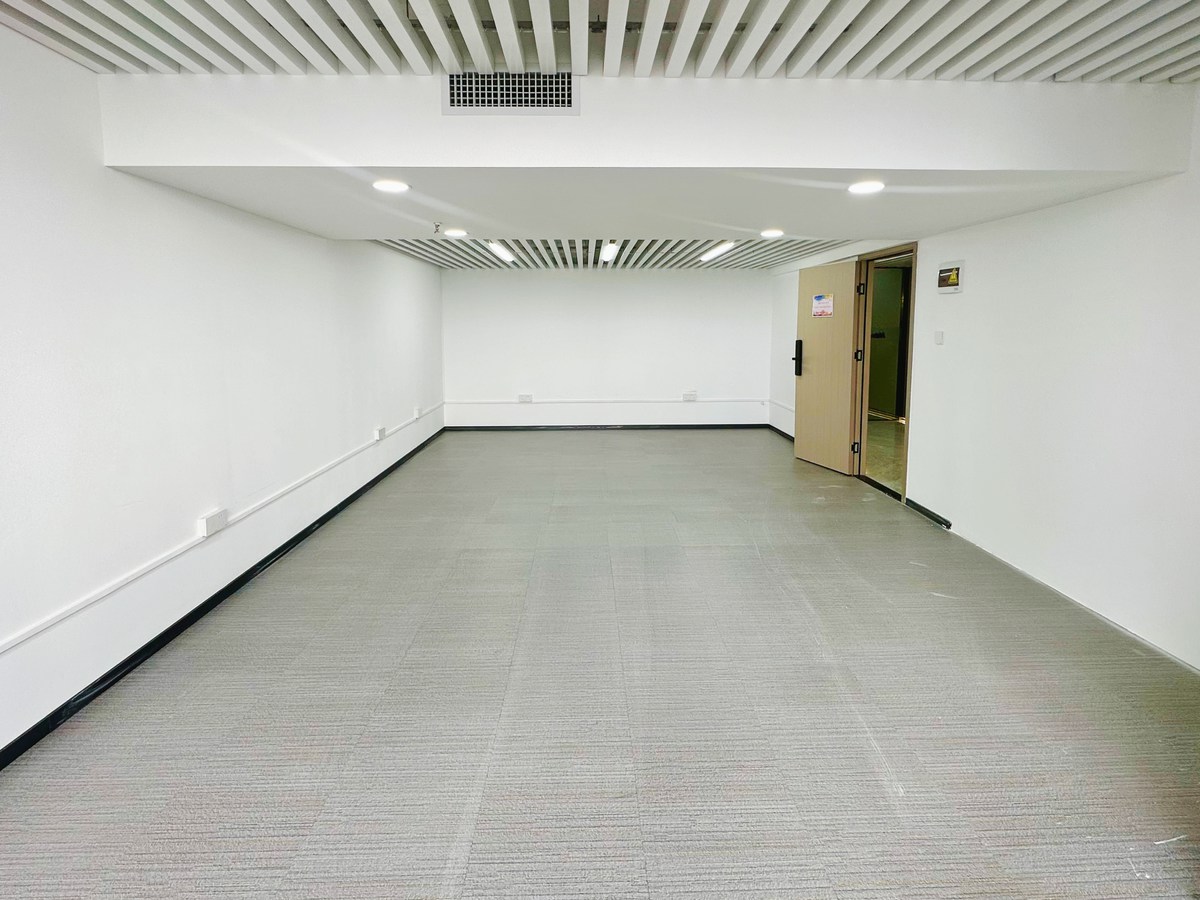 12人间80㎡带窗精品办公室